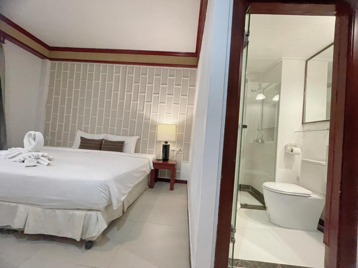 The Top Patong Resort. Экстерьер фото